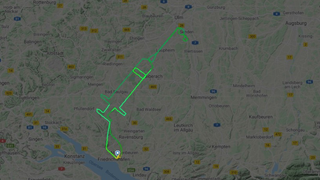 Dibuja una jeringuilla de 280km en el cielo para celebrar la llegada de la vacuna contra la covid-19